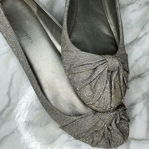 CL by Laundry Women's Elegant Silver & Gold Glitter Round Toe Flats Size 8